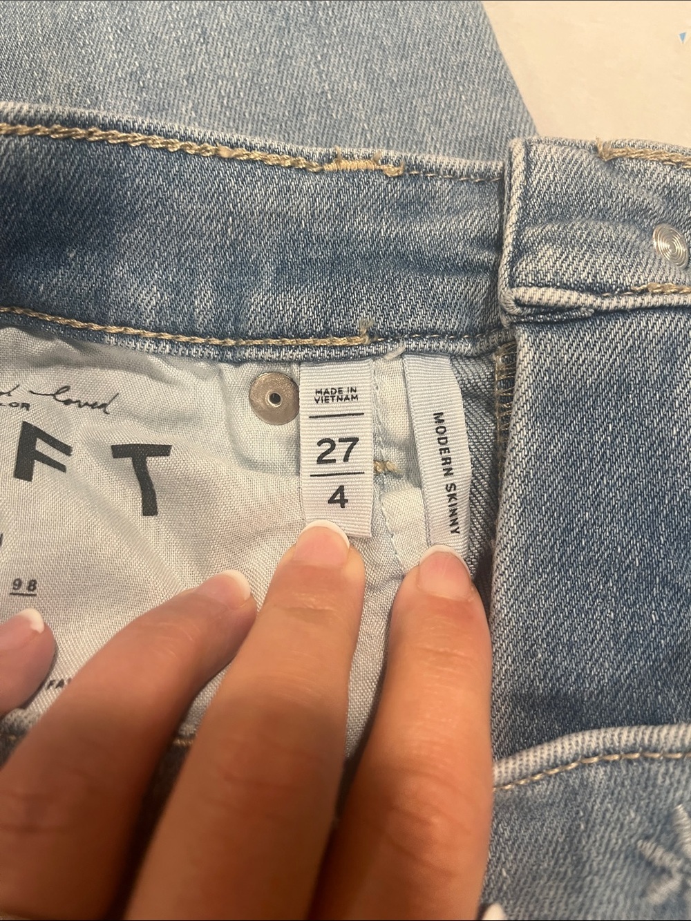 LOFT Modern Skinny Embroidered Jeans - Size 27/4 - Picture 10 of 10